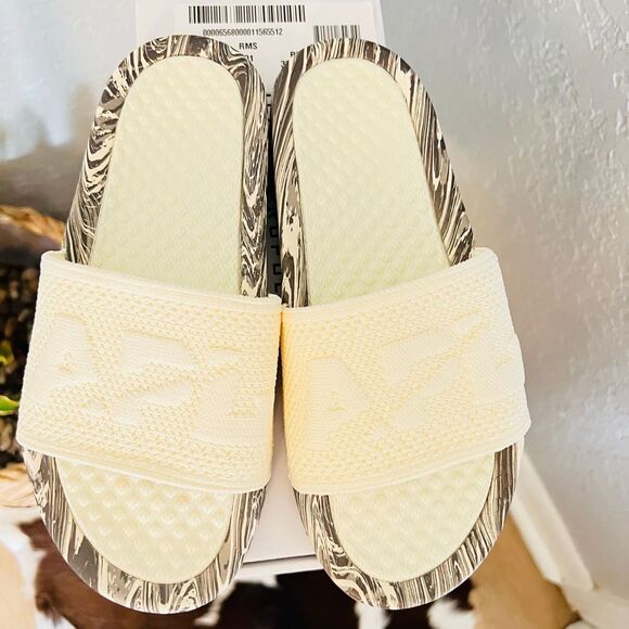 APL Women's Big Logo TechLoom Slide Sandals, Vegan, Silver Marble, Size 7‎ NWT - Picture 11 of 17